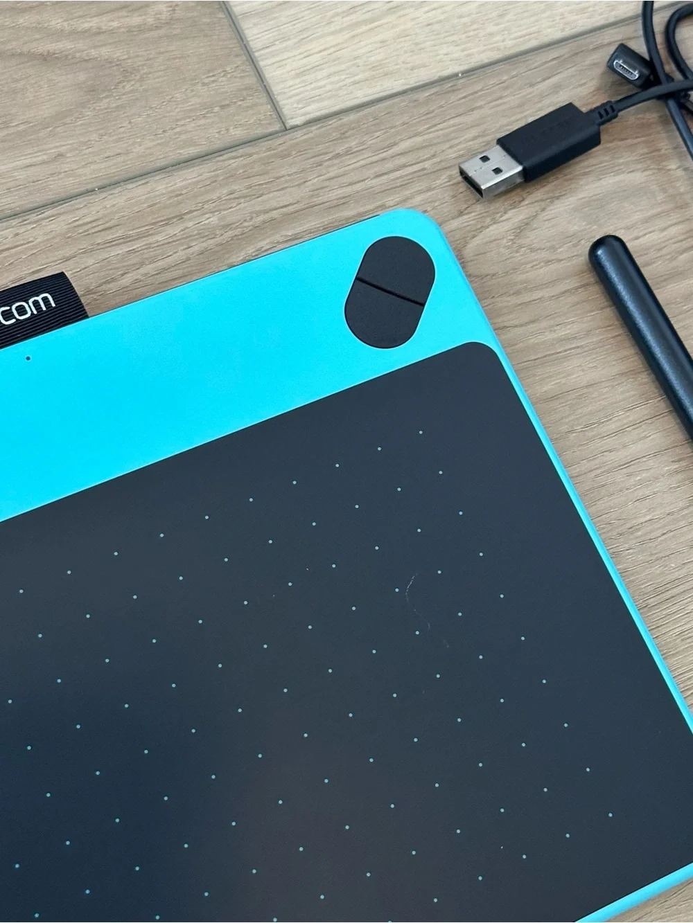Wacom Portable Drawing Tablet with Stylus - Turquoise